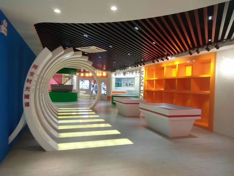 全息展示柜和VR有什么区别